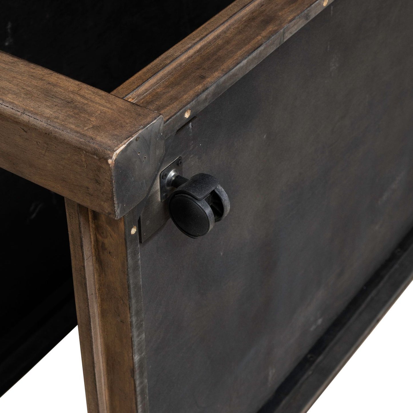 Broadmore - Table