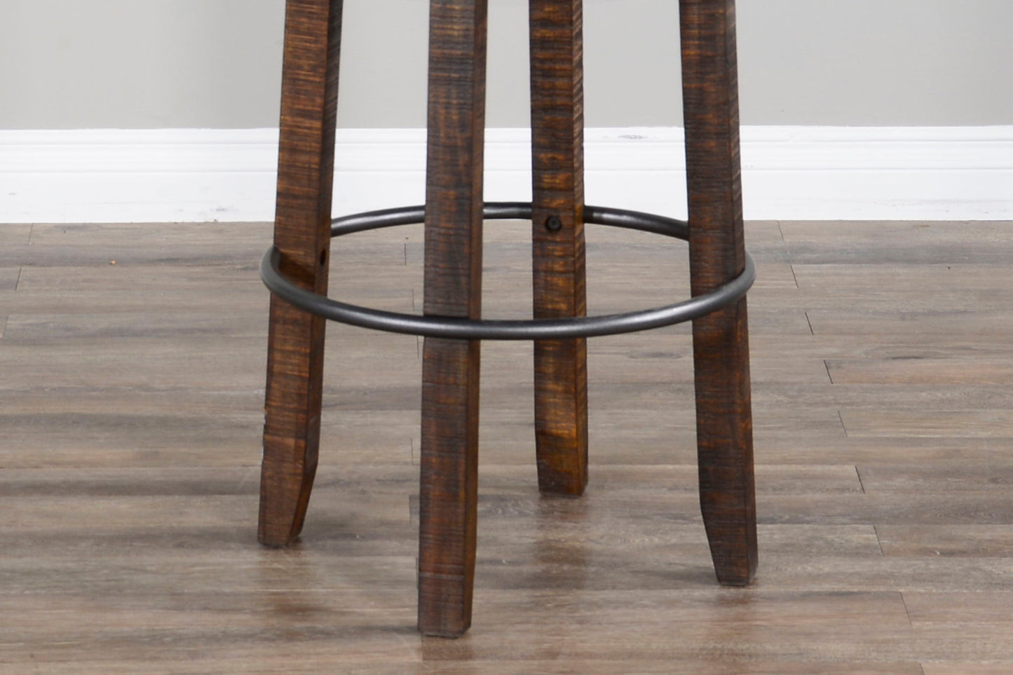 Homestead - Bar Bartool With Back & Swivel, Cushion Seat (Set of 2) - Tobacco Leaf
