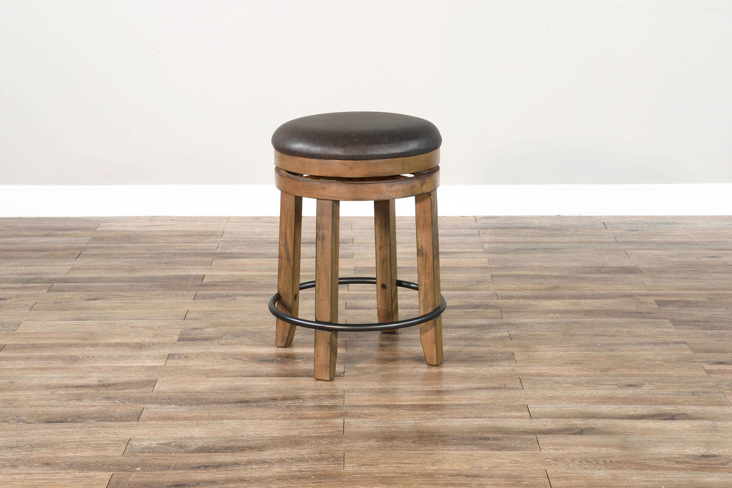 Doe Valley - Swivel Stool