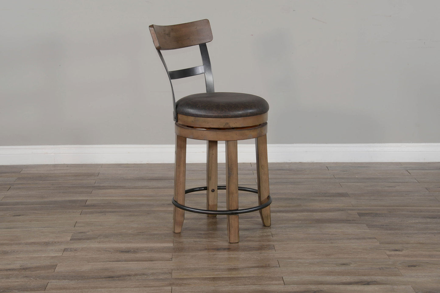 Doe Valley - Swivel Barstool