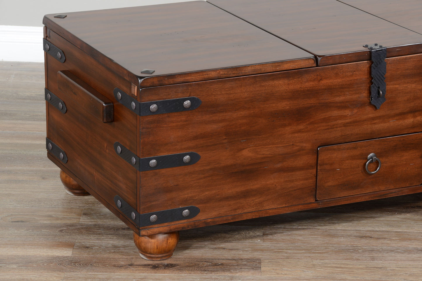 Santa Fe - Trunk Coffee Table - Dark Chocolate