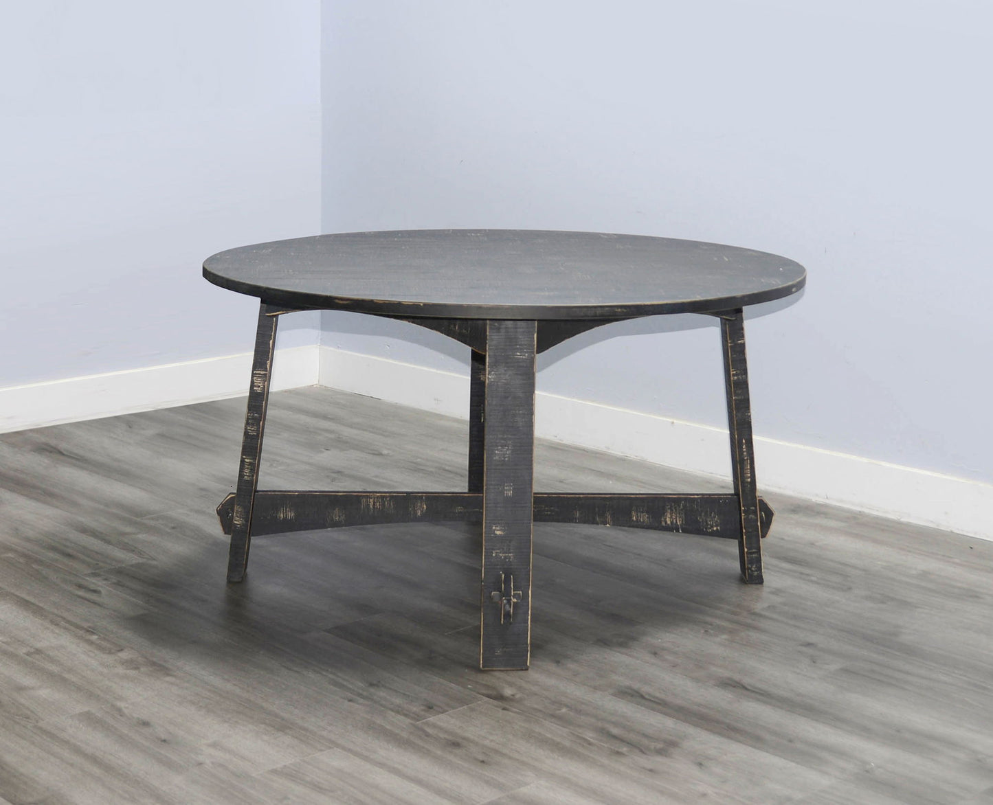 Marina - Round Table